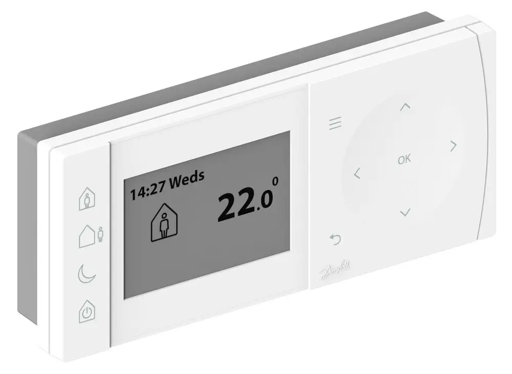 Raumthermostat von Danfoss mit Digitalanzeige, Temperaturanzeige von 22 °C, Wochentagsanzeige, und Bedienelementen auf der Vorderseite.